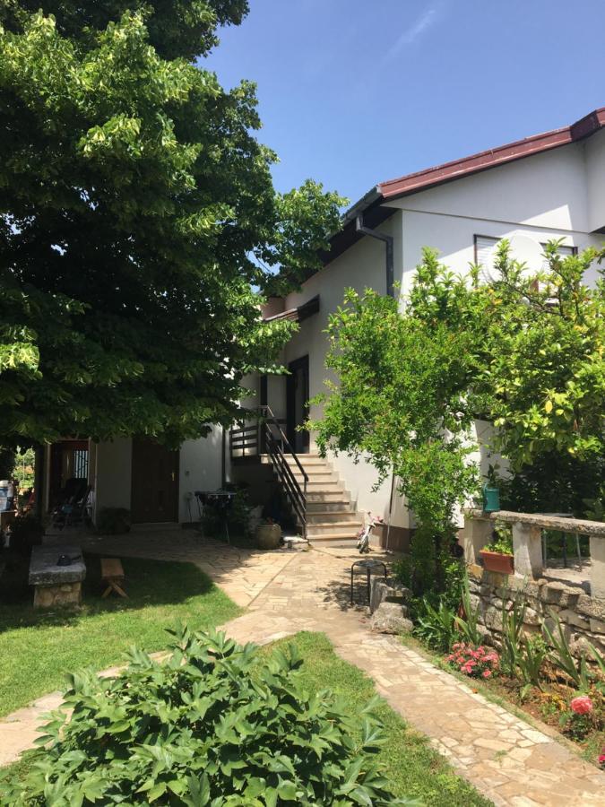 Two-Bedroom Countryside Apartment Marcana Exterior photo